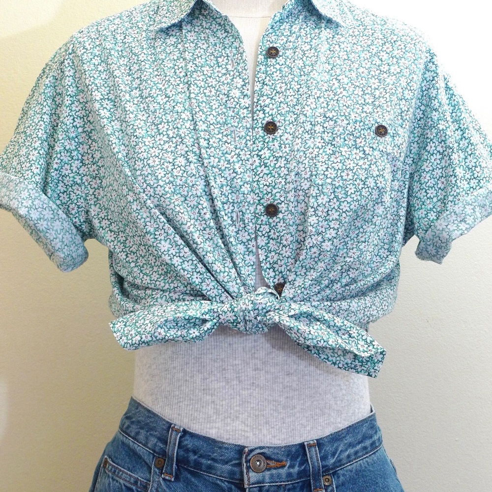 Vintage Retro Chaus Flower Daisy Print Buttons Top